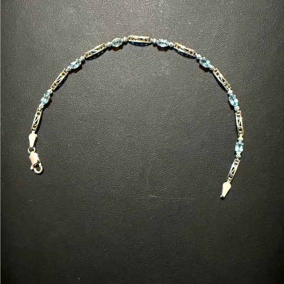 ESTATE SALE Vintage 10K White Gold Oval Cut Swiss Blue Topaz 7.5 Link Bracelet